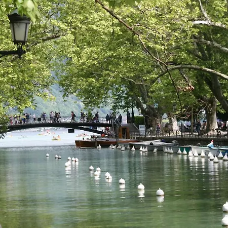 L'albigny - With Your Feet In The Water By Lejlighed Annecy